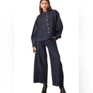 ARRANGE Structured Pleat Detail Wide Leg Barrel Pants - Size 6